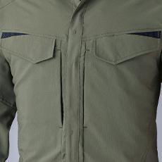 両胸フラップポケット