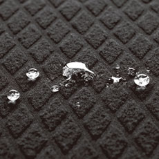 保温性とドライ感を両立するブロック構造