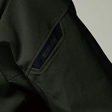 左袖部分マルチスリーブポケット仕様