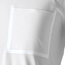 胸ポケットはTS MERGE TECH