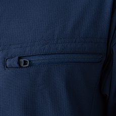 左胸ファスナーポケット仕様