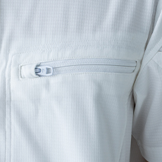 左胸ファスナーポケット仕様