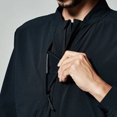 右胸ファスナーポケット