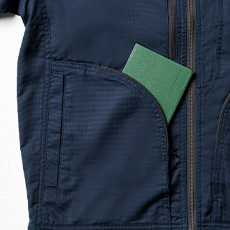 両脇ファスナーポケット