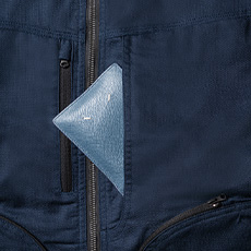 長財布が入る大容量ポケット