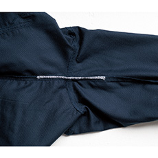 胸ファスナーポケット