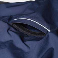 ランヤード取り出し口