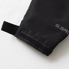 袖口アジャストテープ、反射ロゴプリント