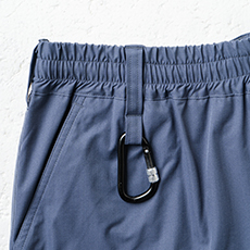 ウエストゴム仕様・カラビナループ付き