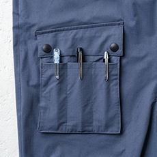 フラップ付きカーゴポケット・内ペン差し(右)