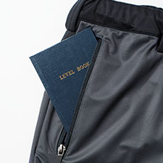 サイドファスナーポケット(野帳が入る)