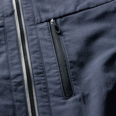 胸ファスナーポケット