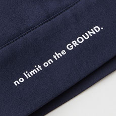 左裾ロゴプリント