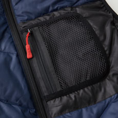 メッシュの胸ファスナーポケット