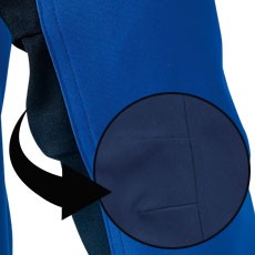 ひじにタックが入り動きやすい