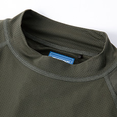 クルーネック仕様