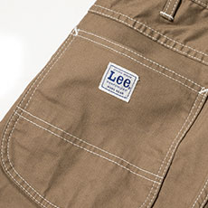 補強布付きの後ろポケット