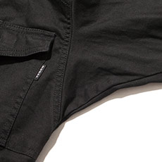 立体的な構造の脇下マチ付