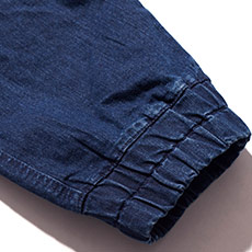 裾上げが不要のジョガータイプ