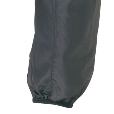 ストレッチ性のあるバインダーを使用し、ずり落ちにくい袖口