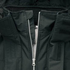 前打合わせは二重で寒気の浸入を防ぎ、保温性を高めます