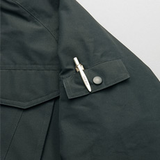 左袖ペン差し&ポケット付き