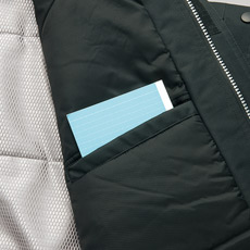 左胸に内ポケット