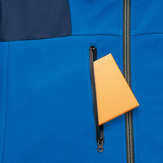 右胸ファスナーポケット