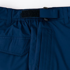 ゴムシャーリング&ベルクロタブ仕様でウエストの調整が可能