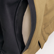 ポケット内メッシュ