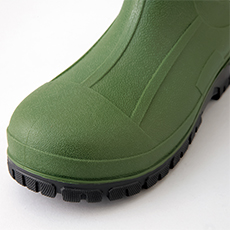 つま先を保護する鋼製先芯