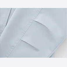 タック入りの肘