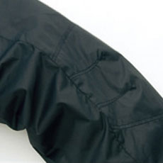 膝プリーツカットで動きやすい