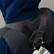 フルハーネスで負荷がかかる肩部と背中部をコーデュラで補強