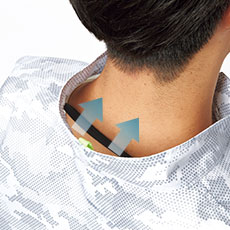 首元の調節ヒモで空気の抜けを調節