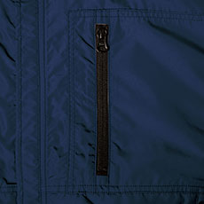 左胸ファスナー縦ポケット