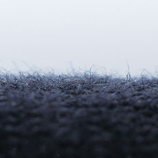 肌触りがよく保温効果の高いレイズドファブリック(微細裏起毛)を使用。