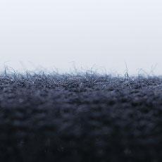 肌触りがよく保温効果の高いレイズドファブリック(微細裏起毛)を使用。