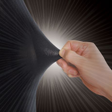 横にも縦にも伸縮し、適度な圧力が動きをサポート。