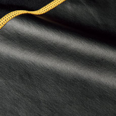 優れた防風性能と伸縮性を誇るポリウレタンをラミネート。