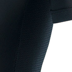 サイドメッシュ切り替えで通気性アップ。