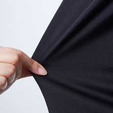 ボディタフネスのパワーストレッチは、適度な締めつけと縦にも横にも伸びる、ストレッチ素材を採用。身体にフィットし、作業中の動きをサポートします。