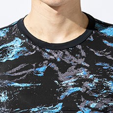 使いやすいラウンド型クルーネック