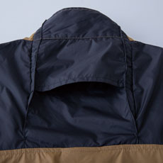 ランヤード取付口