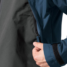 ファスナー付き手差しポケット